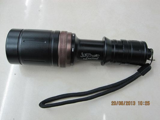 8771 30M の深さの防水クリー族 T6 の球根の懐中電燈専門 LED のダイビングは火をつけます