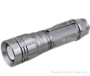 XML-T6 クリー族 10W 1200LUM の高く明るく再充電可能な、dimmable LED の懐中電燈のトーチ