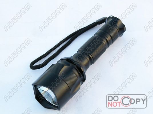 350 lumen 100.000 het Zwarte Waterdichte Tactische Geleide Flitslicht van de Urenlevensduur 3.0V-4.2V voor Stormachtig Weer, het Kamperen