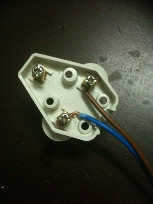 kabel UL dengan dudukan lampu