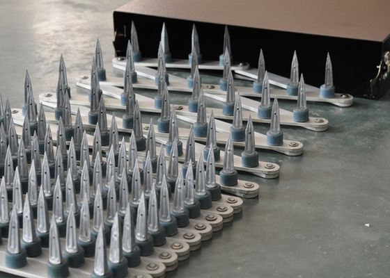 Road block barrier 6m police tire spikes with Iron Box for law enforcement agencies